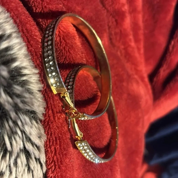 Vintage 18  carat Seoul Stones gold tone large bling hoops earrings - Picture 12 of 15